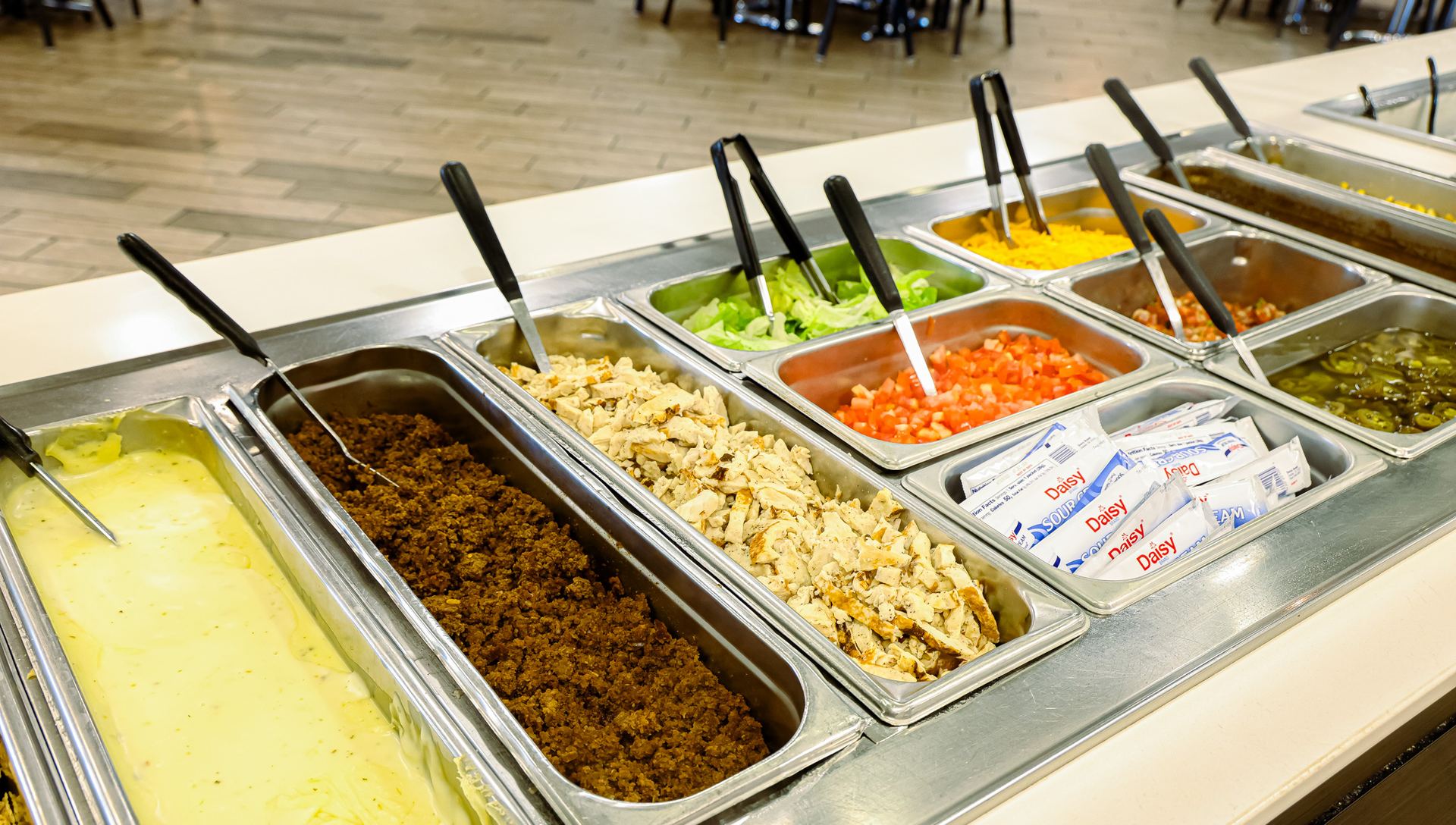 Cafeteria dining line at Faulkner University